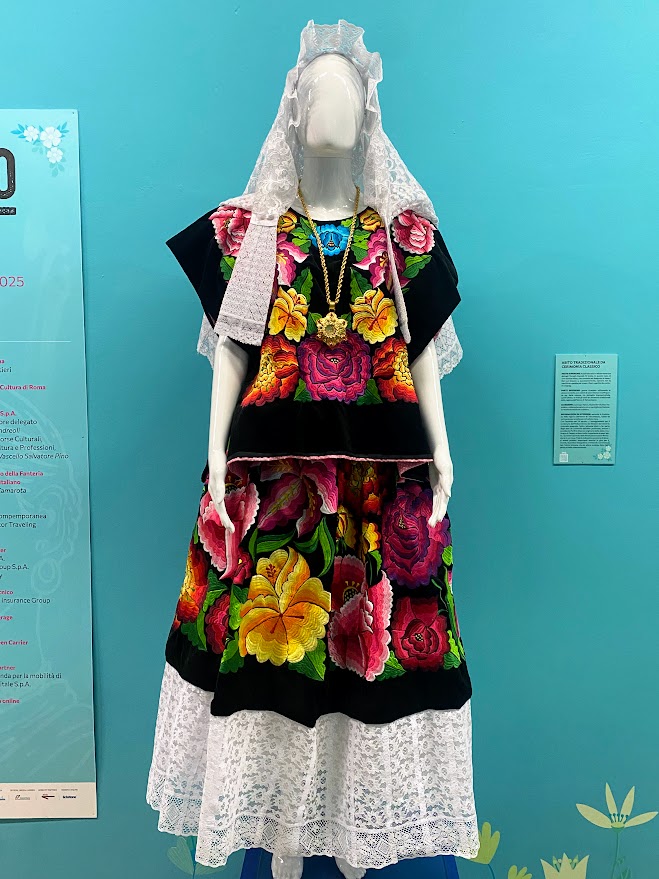 mostra Frida Kahlo Roma_abito 3